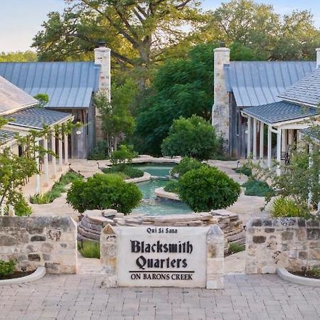 Blacksmith Quarters Fredericksburg Zimmer foto